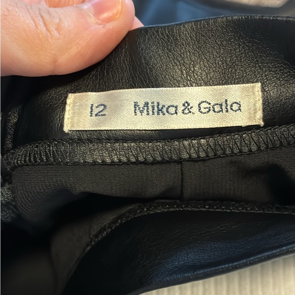 Black faux leather black skirt - Picture 2 of 4